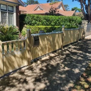 PICKET FENCE 4