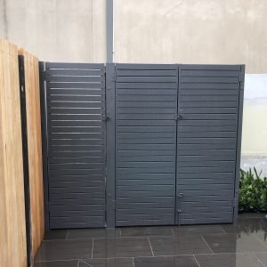 TIMBER PALING FENCE 12
